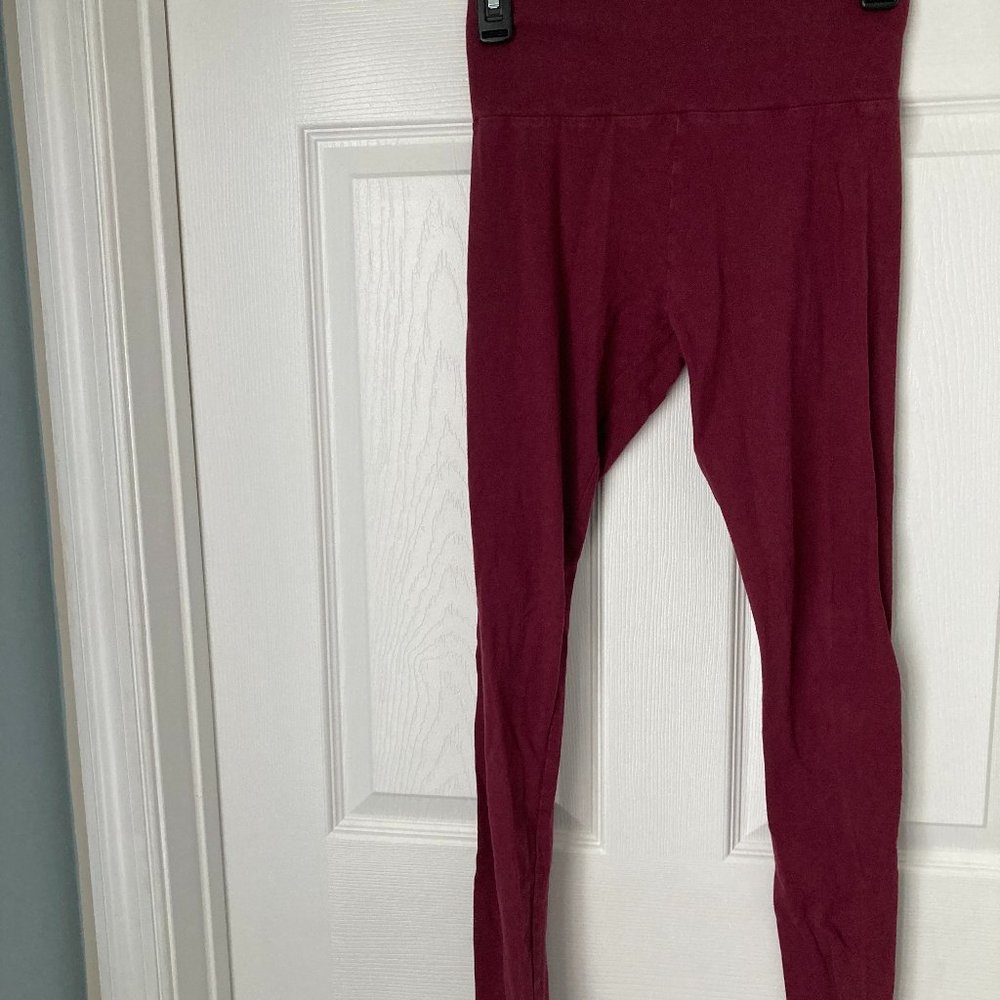 Maroon leggings